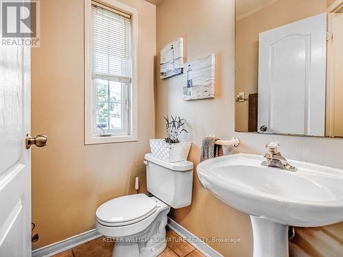 8 Thunderbird Trail, Brampton (Sandringham-Wellington), ON - Indoor Photo Showing Bathroom