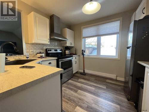 389 Toke St, Timmins, ON - Indoor Photo Showing Kitchen