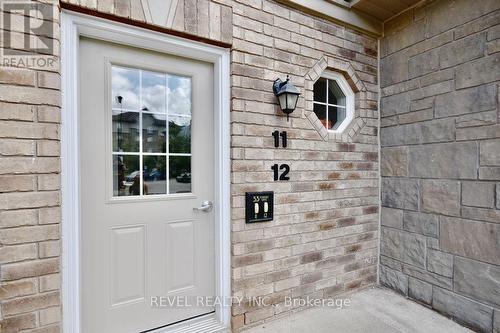 11 - 53 Ferndale Drive S, Barrie (Ardagh), ON -  With Exterior