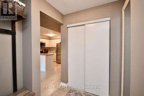 11 - 53 Ferndale Drive S, Barrie (Ardagh), ON - Indoor