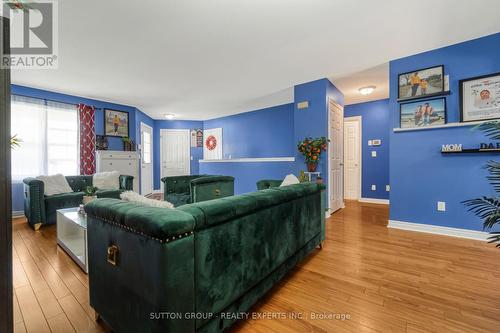 14 Potters Way, Woodstock, ON - Indoor Photo Showing Living Room