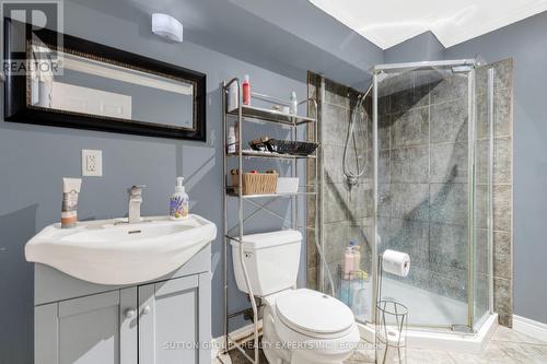 14 Potters Way, Woodstock, ON - Indoor Photo Showing Bathroom