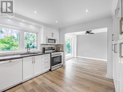 99 Mercury Road, Toronto (West Humber-Clairville), ON - Indoor Photo Showing Kitchen