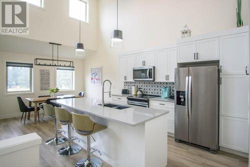 4926 Timber Ridge  Road Unit# 16, Windermere, BC - Indoor Photo Showing Kitchen With Double Sink With Upgraded Kitchen