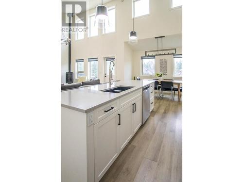 4926 Timber Ridge  Road Unit# 16, Windermere, BC - Indoor Photo Showing Kitchen With Double Sink