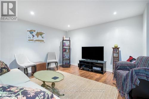 19 - 110 Napier Street, Blue Mountains, ON - Indoor Photo Showing Other Room