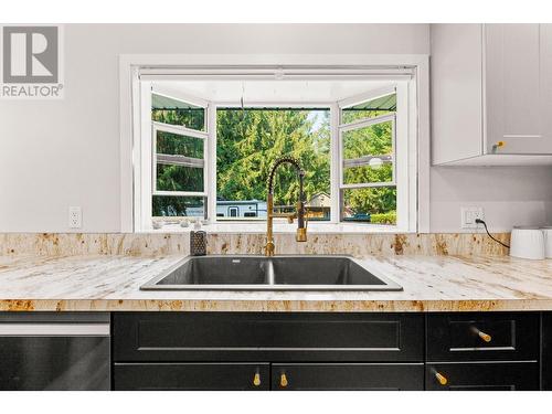 1405 Lepitzki Road, Creston, BC - Indoor Photo Showing Kitchen With Double Sink