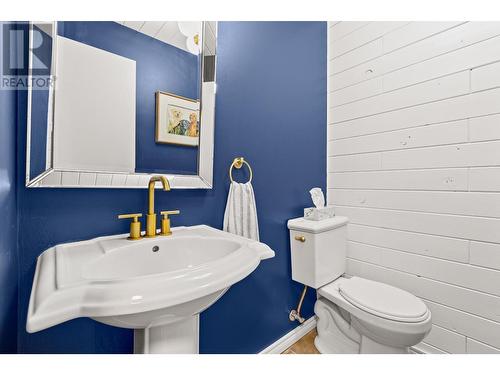 1405 Lepitzki Road, Creston, BC - Indoor Photo Showing Bathroom