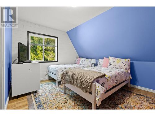 1405 Lepitzki Road, Creston, BC - Indoor Photo Showing Bedroom