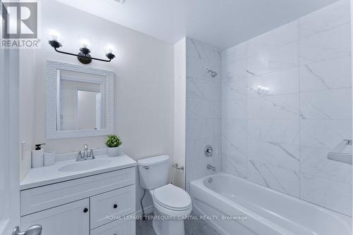 39 Forest Dale Drive, Barrie (Little Lake), ON - Indoor Photo Showing Bathroom