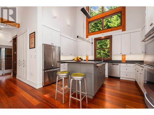 4785 Airport Way, Revelstoke, BC - Indoor Photo Showing Kitchen