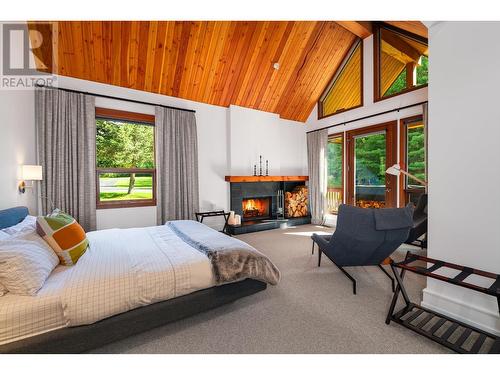 4785 Airport Way, Revelstoke, BC - Indoor Photo Showing Bedroom