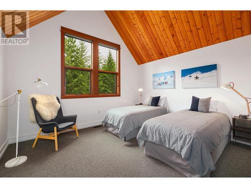 4785 Airport Way, Revelstoke, BC - Indoor Photo Showing Bedroom