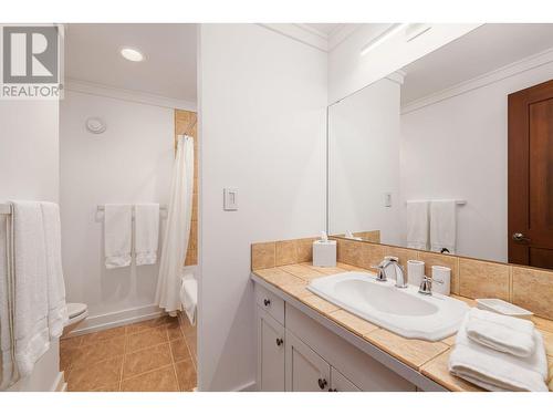 4785 Airport Way, Revelstoke, BC - Indoor Photo Showing Bathroom