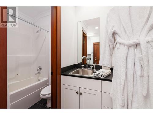 4785 Airport Way, Revelstoke, BC - Indoor Photo Showing Bathroom