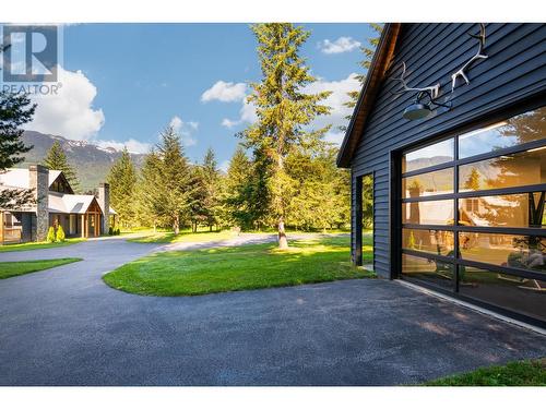 4785 Airport Way, Revelstoke, BC - Outdoor