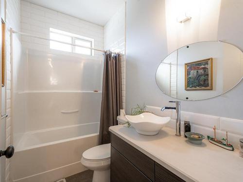 2465 Harper Ranch Road, Kamloops, BC - Indoor Photo Showing Bathroom