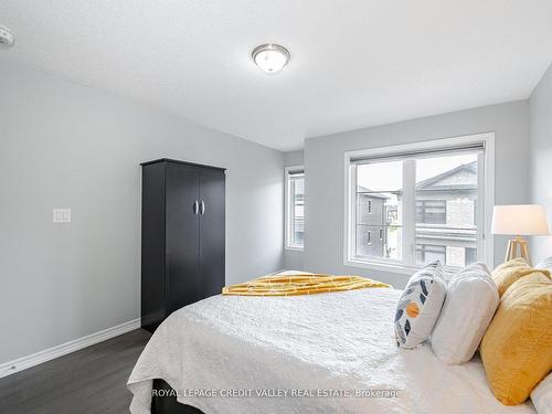 14-200 Veterans Dr N, Brampton, ON - Indoor Photo Showing Bedroom