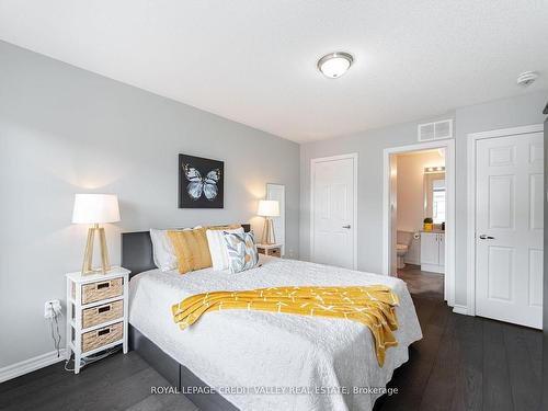 14-200 Veterans Dr N, Brampton, ON - Indoor Photo Showing Bedroom