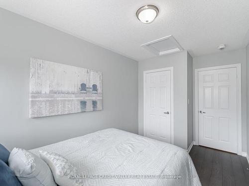 14-200 Veterans Dr N, Brampton, ON - Indoor Photo Showing Bedroom