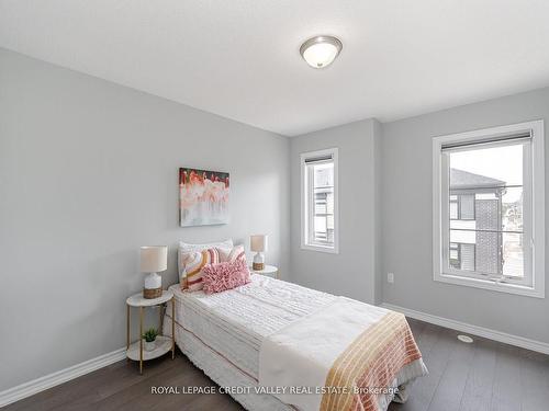 14-200 Veterans Dr N, Brampton, ON - Indoor Photo Showing Bedroom