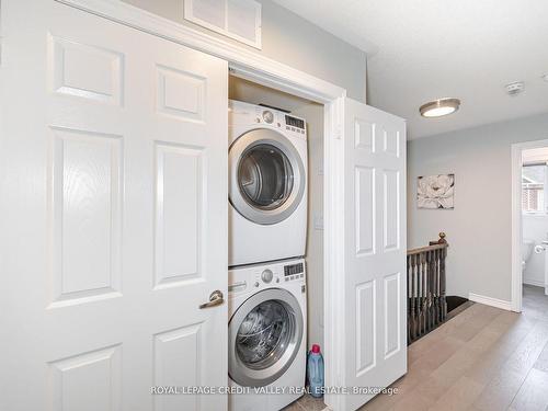 14-200 Veterans Dr N, Brampton, ON - Indoor Photo Showing Laundry Room