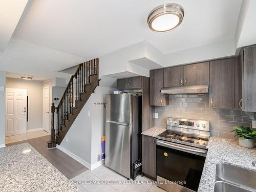 14-200 Veterans Dr N, Brampton, ON - Indoor Photo Showing Kitchen With Double Sink