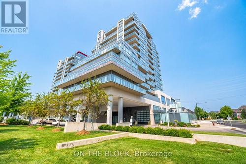 910A - 9088 Yonge Street, Richmond Hill (South Richvale), ON - Outdoor With Facade