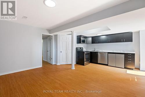 60 White Beach Crescent, Vaughan (Patterson), ON - Indoor Photo Showing Kitchen