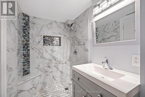 60 White Beach Crescent, Vaughan (Patterson), ON - Indoor Photo Showing Bathroom