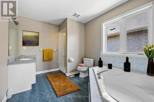 7173 Village Walk, Mississauga (Meadowvale Village), ON - Indoor Photo Showing Bathroom