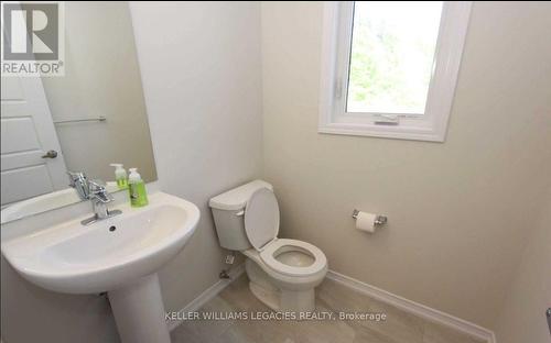 8607 Chickory Trail, Niagara Falls, ON - Indoor Photo Showing Bathroom