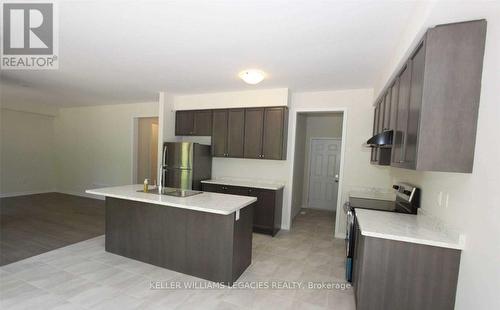 8607 Chickory Trail, Niagara Falls, ON - Indoor Photo Showing Kitchen