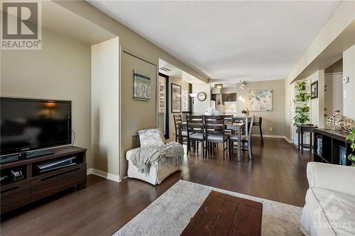 200 Bay Street Unit#1102, Ottawa, ON - Indoor Photo Showing Living Room