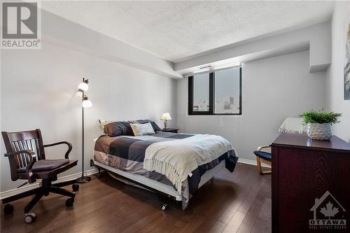 200 Bay Street Unit#1102, Ottawa, ON - Indoor Photo Showing Bedroom