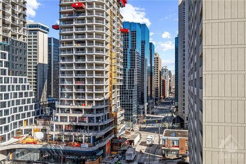 200 Bay Street Unit#1102, Ottawa, ON - Outdoor With Facade