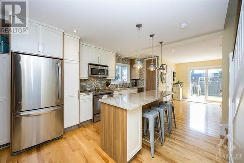 206 Sanford Avenue, Ottawa, ON - Indoor Photo Showing Kitchen With Upgraded Kitchen