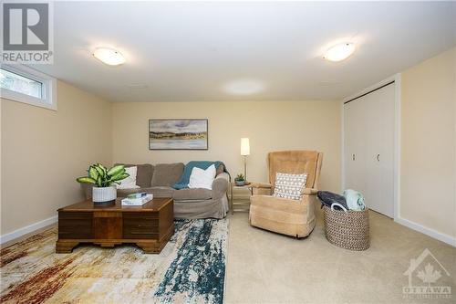 206 Sanford Avenue, Ottawa, ON - Indoor Photo Showing Living Room