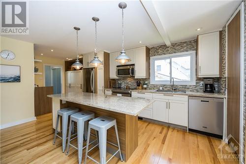 206 Sanford Avenue, Ottawa, ON - Indoor Photo Showing Kitchen With Upgraded Kitchen