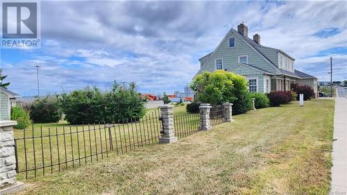 37 St-Pierre E Boulevard, Caraquet, NB - Outdoor