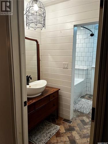 1306 Assiniboia Avenue, Grenfell, SK - Indoor Photo Showing Bathroom