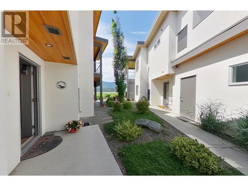 121 Harbourfront Drive Ne Unit# 3, Salmon Arm, BC - Outdoor