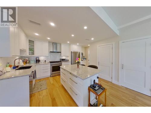 121 Harbourfront Drive Ne Unit# 3, Salmon Arm, BC - Indoor Photo Showing Kitchen