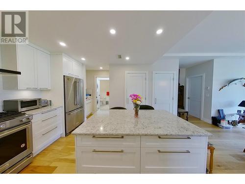 121 Harbourfront Drive Ne Unit# 3, Salmon Arm, BC - Indoor Photo Showing Kitchen With Upgraded Kitchen