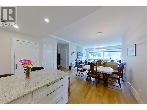 121 Harbourfront Drive Ne Unit# 3, Salmon Arm, BC - Indoor Photo Showing Dining Room