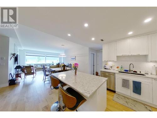 121 Harbourfront Drive Ne Unit# 3, Salmon Arm, BC - Indoor Photo Showing Kitchen