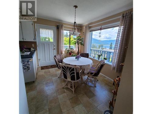 4390 Lakeshore Road Ne, Salmon Arm, BC - Indoor Photo Showing Dining Room