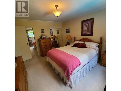 4390 Lakeshore Road Ne, Salmon Arm, BC - Indoor Photo Showing Bedroom