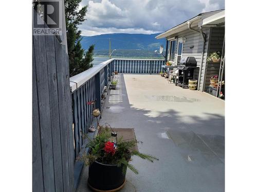 4390 Lakeshore Road Ne, Salmon Arm, BC - Outdoor