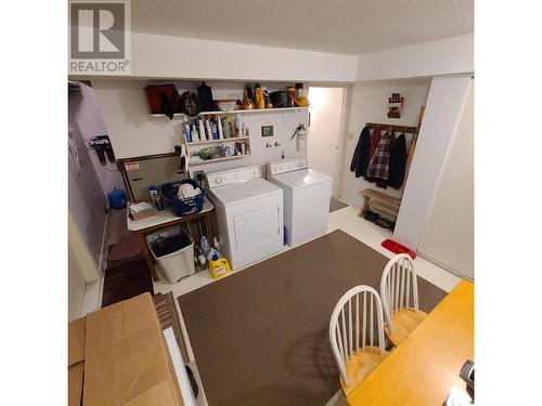 4390 Lakeshore Road Ne, Salmon Arm, BC - Indoor Photo Showing Laundry Room